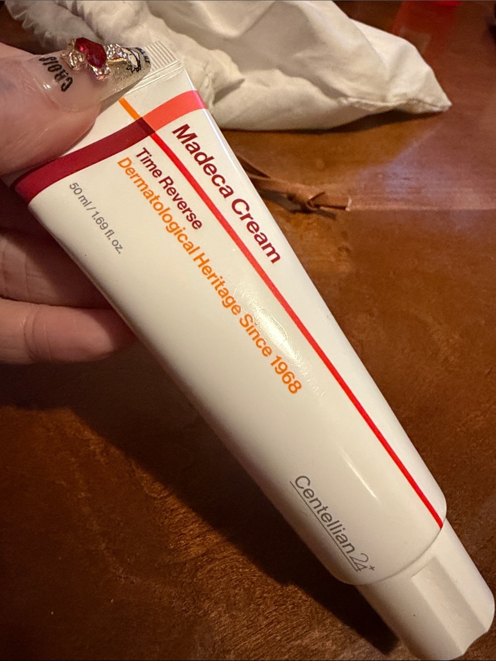 Time Reverse Moisturizer - White & Red Tube - Picture 2 of 6
